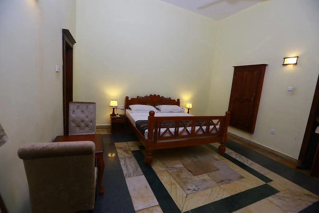 Peradeniya Rest House Hotel Kandy 3*,