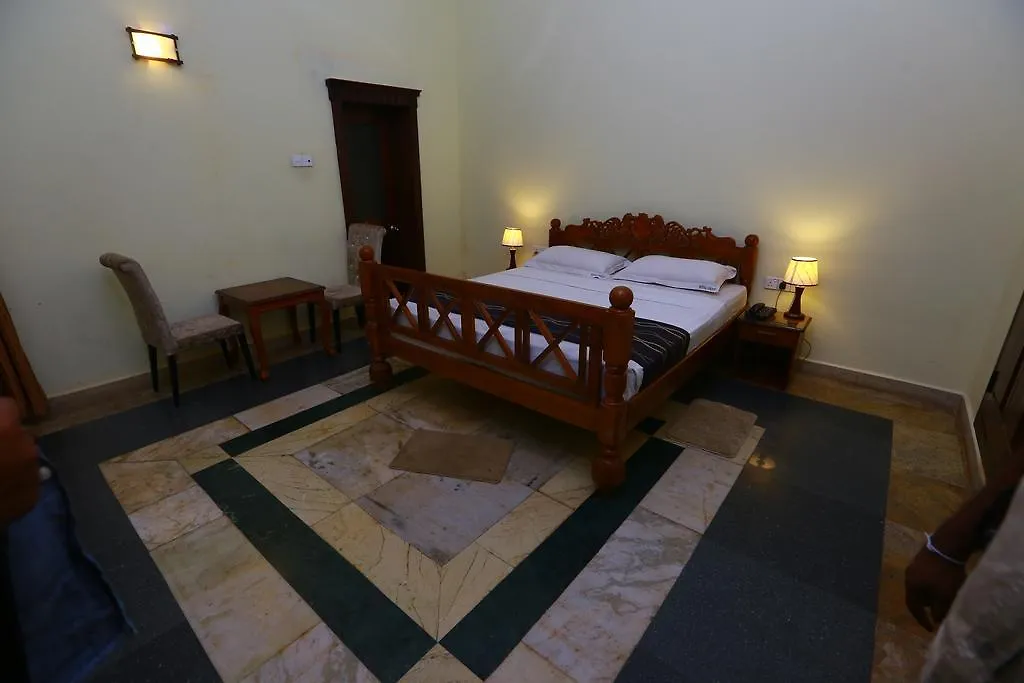 Peradeniya Rest House Hotel Kandy